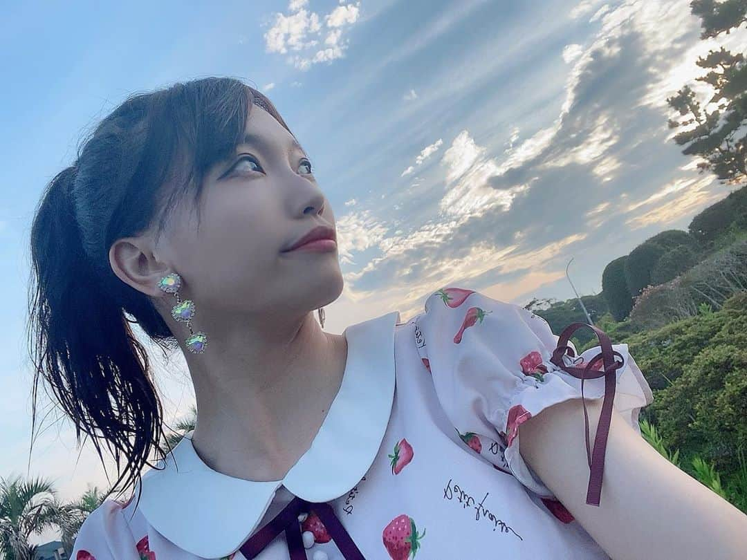 石原美沙紀さんのインスタグラム写真 - (石原美沙紀Instagram)「夏をおすそわけ💙☁️#自撮り #selfie #セルカ #セルフィー #fashion #love #撮影 #model #夏 #summer #japan #ootd #アート #東京カメラ部 #ポートレート部 #カメラマンさんと繋がりたい #写真好きな人と繋がりたい #like4like #followme #l4l #photo #リゾート #インスタアート初心者 #アイドル好きと繋がりたい #フォロー」8月18日 17時14分 - misaki_ishihara99