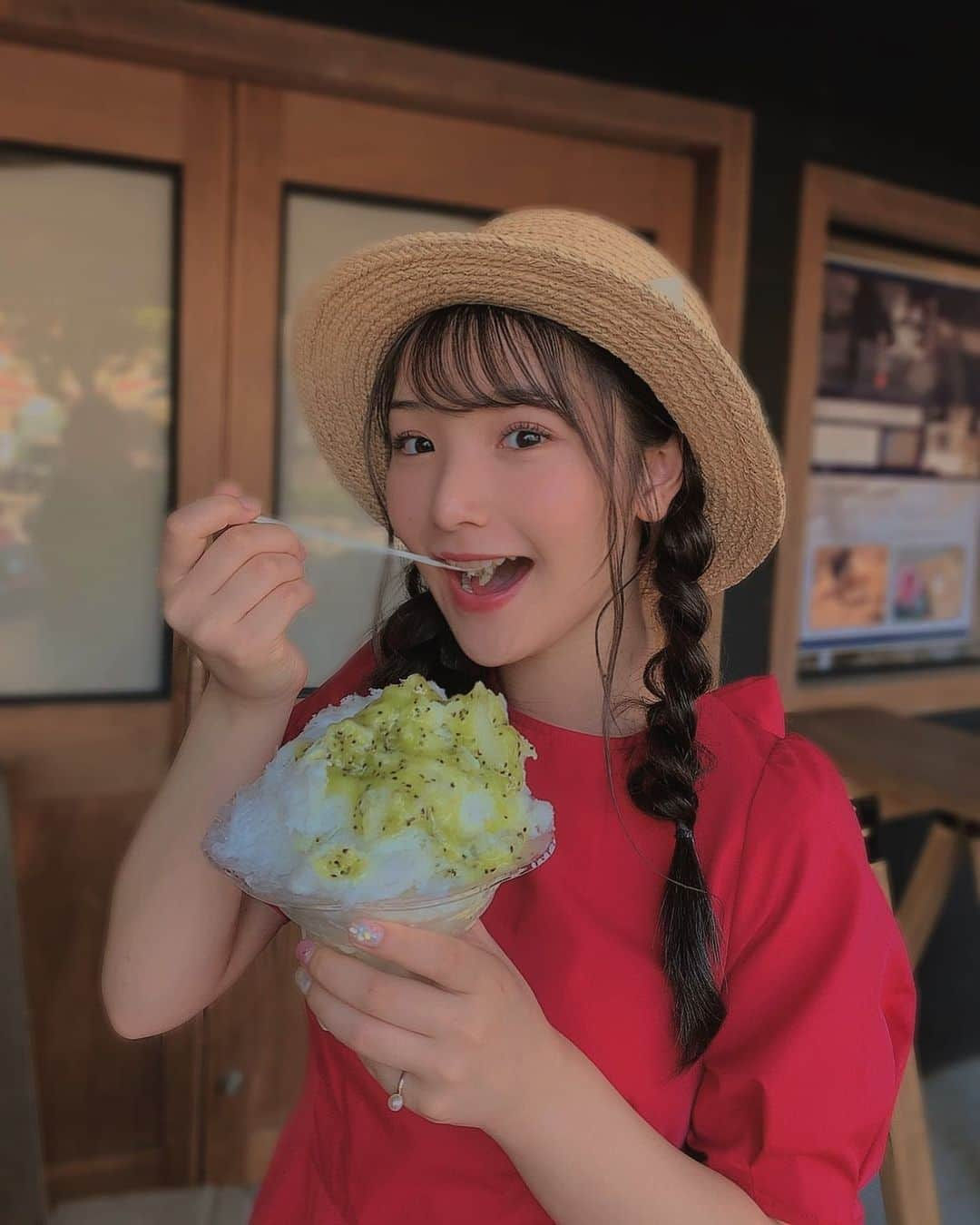 藤園麗さんのインスタグラム写真 - (藤園麗Instagram)「🍧🍧🍧 . 鹿児島の荒田にあるかきごおり屋さんです！✨  「中町氷菓店」さんです！みなさんもぜひ！！ 私はキウイ味にしました！ . . . #かき氷 #鹿児島 #中町氷菓店 #キウイ」8月18日 17時19分 - reifujizono_official