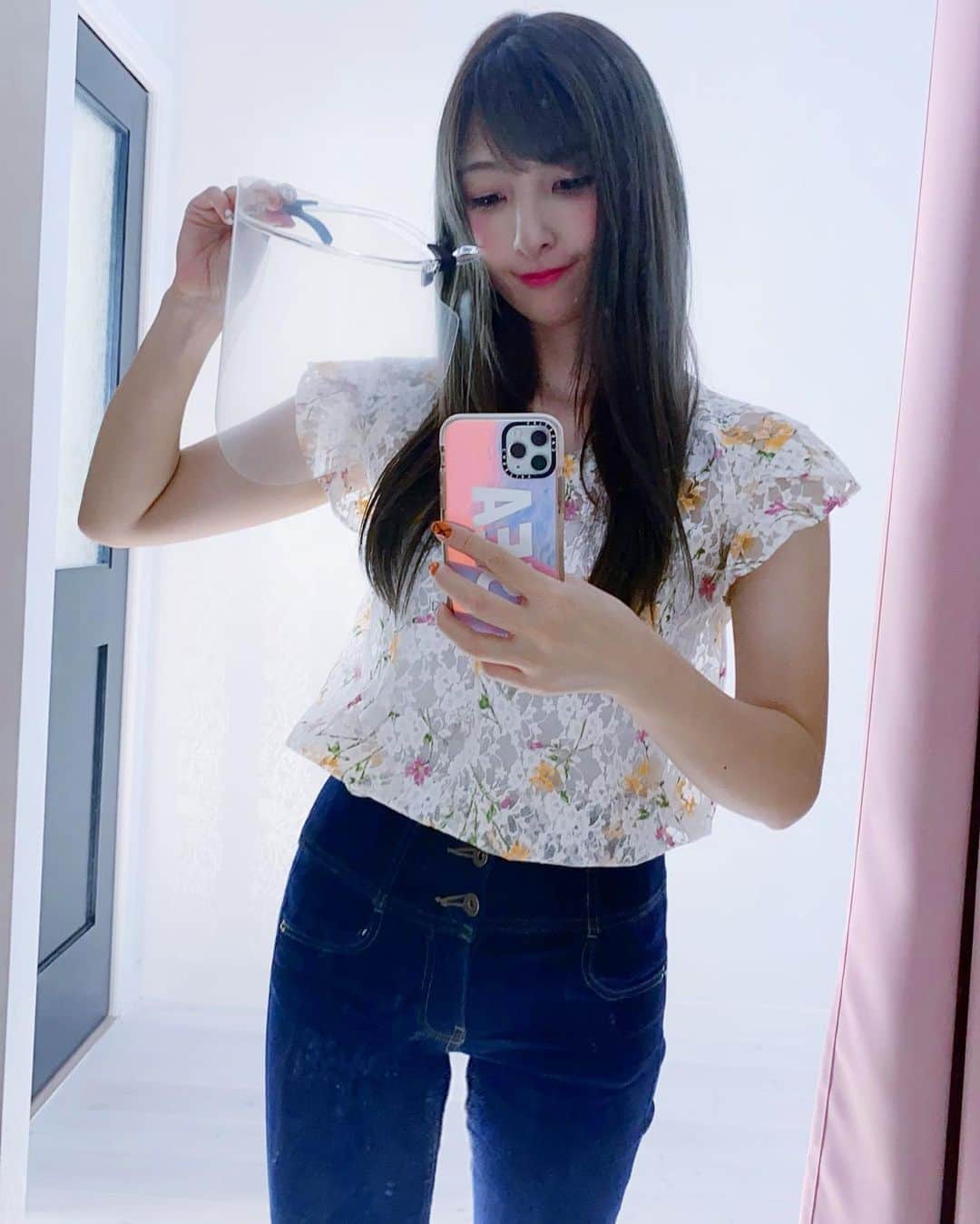 のインスタグラム：「#次世代フェイスシールド　体験してみたよ💡😍💕 ㅤㅤㅤㅤㅤㅤㅤㅤㅤ クラウドファンディングサイトの 【Makuake】で販売されているもので、 3つの種類からサイズを選べるの💡﻿ ㅤㅤㅤㅤㅤㅤㅤㅤㅤ ㅤㅤㅤㅤㅤㅤㅤㅤㅤ 他ののフェイスシールドよりもオシャレ✨✨ Makuakeで販売中😘💋 ㅤㅤㅤㅤㅤㅤㅤㅤㅤ  HIRAXより商品をいただきました✨✨ ㅤㅤㅤㅤㅤㅤㅤㅤㅤ ㅤㅤㅤㅤㅤㅤㅤㅤㅤ ㅤㅤㅤㅤㅤㅤㅤㅤㅤ  #フェイスシールド #faceshield #faceshields #hirax #hiraxairshield #次世代フェイスシールド」