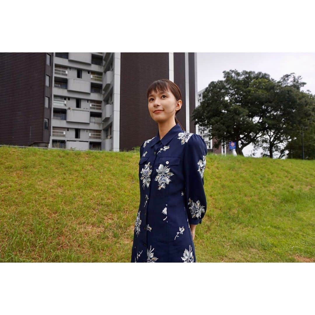 芳根京子さんのインスタグラム写真 - (芳根京子Instagram)「8月6日の広島 とても暑かったなぁ。  みなさん、 しっかり熱中症予防してくださいね！  気を付けてても倒れそうな暑さに 毎日ヘロヘロになってますが、 元気に撮影してます🥴  せっかくなので、マネージャーさんが撮ってくれた写真、たくさん載せてます。笑  わたしの更新率はマネージャーさんにかかってます。マネージャーさん次第です。(言い逃れ)  フィルムは全然終わりません。 情報解禁前の写真ばかりで 載せられるフィルムはありません。  🥴🥴🥴」8月18日 17時30分 - yoshinekyoko