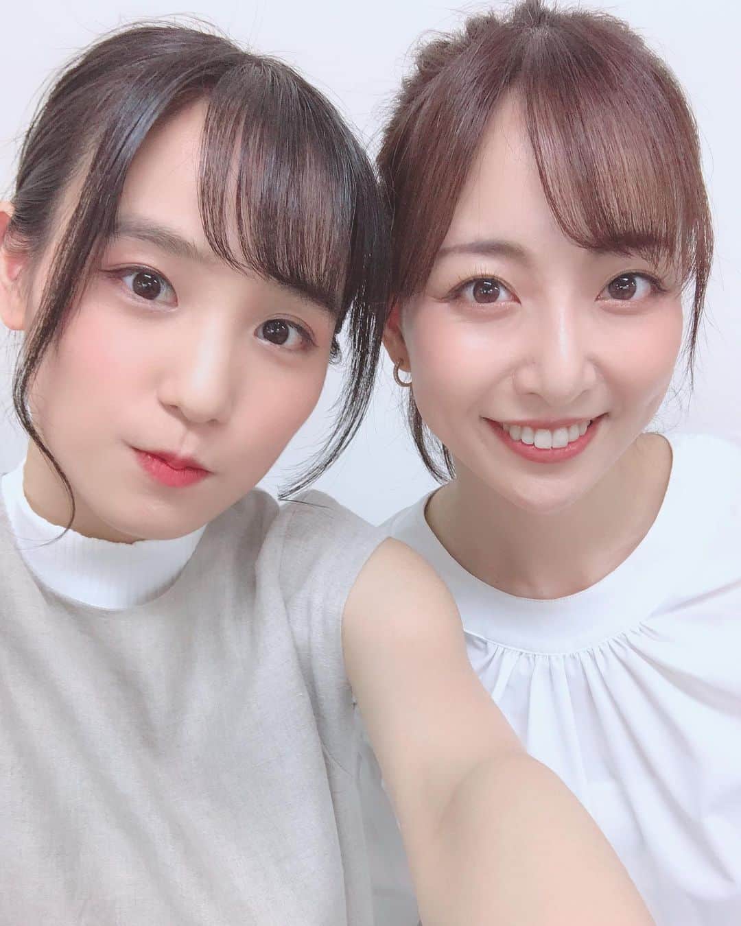 のインスタグラム：「・ ・ 明日8月19日に配信するBitter & SweetのSHOWROOMにて、重大なお知らせがあります(∩>o<∩)♡ これは見逃せないねっ😳✨ ちぇきら〜(*•̀ᴗ•́*)و ̑̑ ﾌｩﾌｩ♪ ・ ・ ・  #写真は昨年のものです   #ビタスイ #SHOWROOM #bittersweet #お知らせ #重大発表」