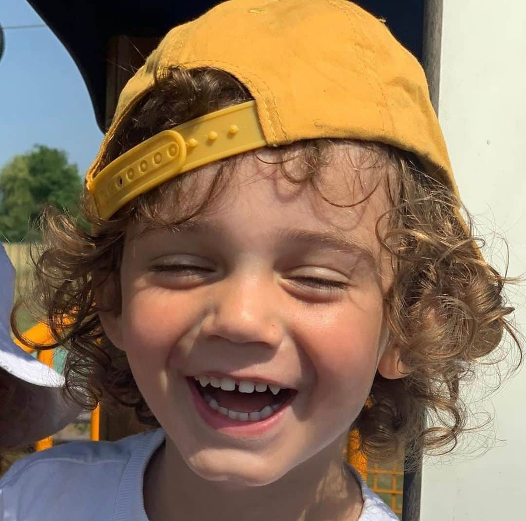 ジェイ・ボスロイドさんのインスタグラム写真 - (ジェイ・ボスロイドInstagram)「Happy birthday to my little man Balthazar 🎂🎁 3 years old today, I wish I could be there😓😓😓, he told me to tell everyone if your sending a card make sure there’s a £20 💷 in there 😄😄❤️❤️❤️❤️❤️❤️❤️  #theprodigy#happybirthday#birthdays#son#family」8月18日 18時18分 - jaybothroyd