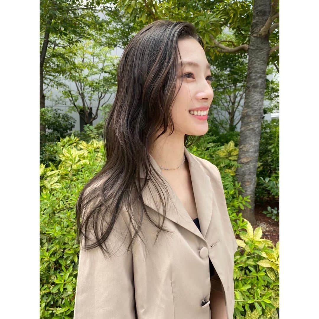 江田友莉亜のインスタグラム：「髪を20cmぐらいcut✂︎🤍 こんなに短いのいつぶりだろう…  SHIMA GINZA ANNEX @inomataakiko が可愛いくしてくれました 🙌🏻🌈thank you」