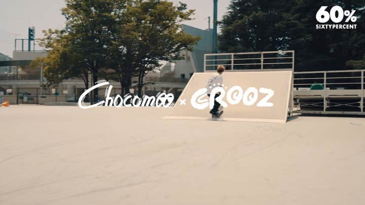 chocomooのインスタグラム：「Collaboration with @crooz.id 🔥🌏🇮🇩  インドネシアの代表的ストリートブランドCROOZとのコラボレーションアイテムが期間限定で発売開始🔥 💻↓ @sixtypercent_official   #CROOZ #Chocomoo」