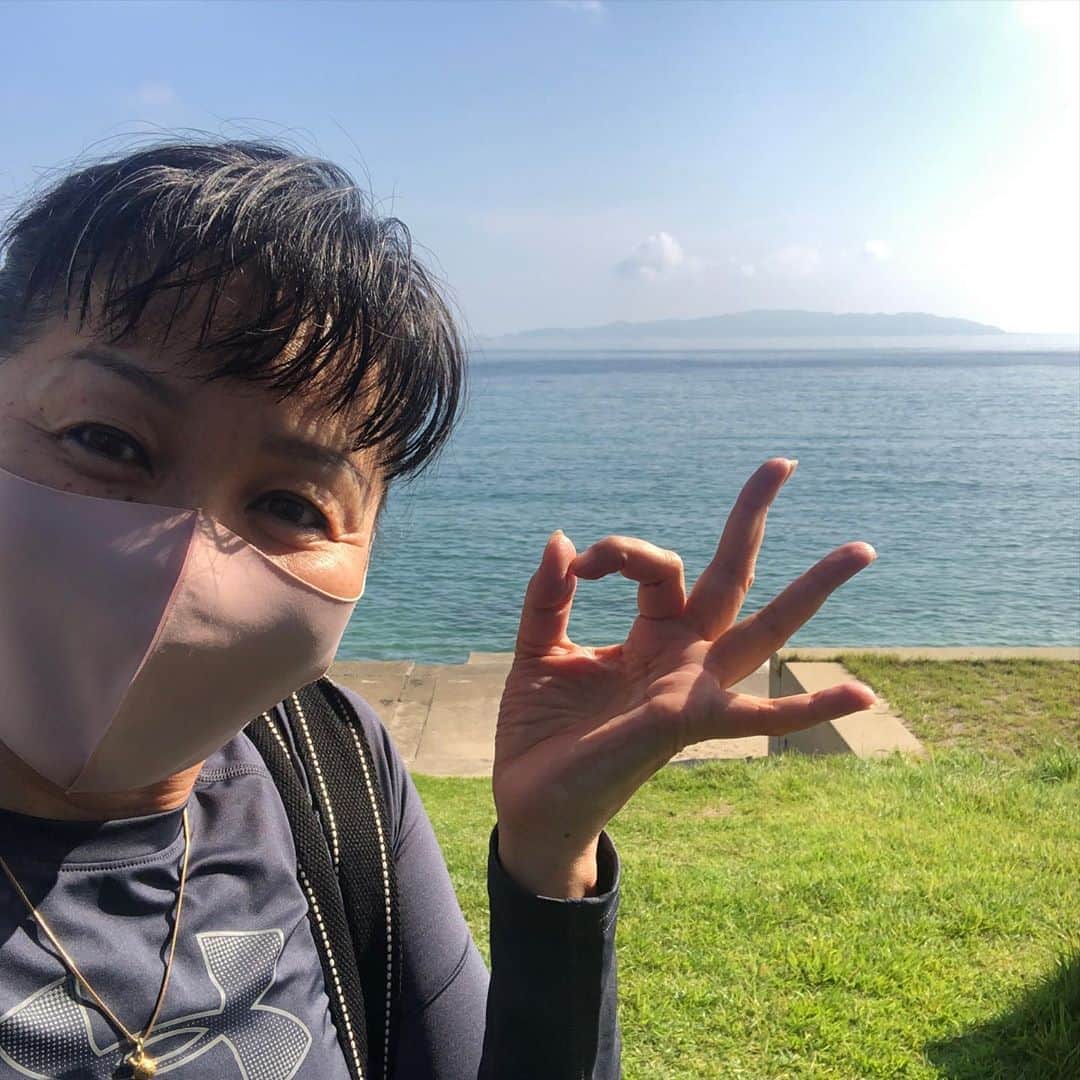 のインスタグラム：「縁あってサップ初体験。55 歳でも出来たよ。引きこもり過ぎないで、少しでましょう。行って良かったです。少し頑張ってみます。  #サップ #サップ体験  #糸島 #福岡から30分 #コロナ鬱 #コロナに負けるな  #55歳 #老後の楽しみ  #老後の趣味 #ハーレー好きな人と繋がりたい」