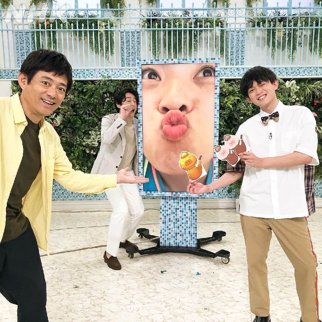 あさイチさんのインスタグラム写真 - (あさイチInstagram)「「松丸亮吾のひらめきタイム」夏休み🌻スペシャル  謎解きが得意というフワちゃん、9問中7問正解！ 難問ばかりでしたが、皆さんは何問正解できましたか⁉️  フワちゃんから… 距離近めの💋のプレゼントも☺️ (👉2枚目)  #フワちゃん さん #松丸亮吾 さん #謎解き #ひらめき #夏休み #🌻  #博多華丸大吉  #今週は近江アナは夏休み  #nhk #あさイチ #8時15分から」8月18日 18時38分 - nhk_asaichi