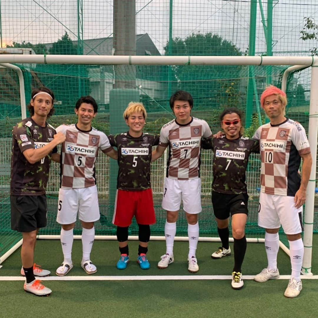 Kamiwaza Trickshotsのインスタグラム：「立川・府中アスレティックFCさんとフットサル神業撮影しました🔥  最高の神業動画撮れたんで公開お楽しみに‼️  皆本選手(@akiraminamoto ) 内田選手(@shuntauchida7 ) 完山選手(@tetsu.525 ) 最高の神業ありがとうございました🙌  ⚽️立川府中アスレティックFC⚽️ (@tachikawa_fuchu_athleticfc )」