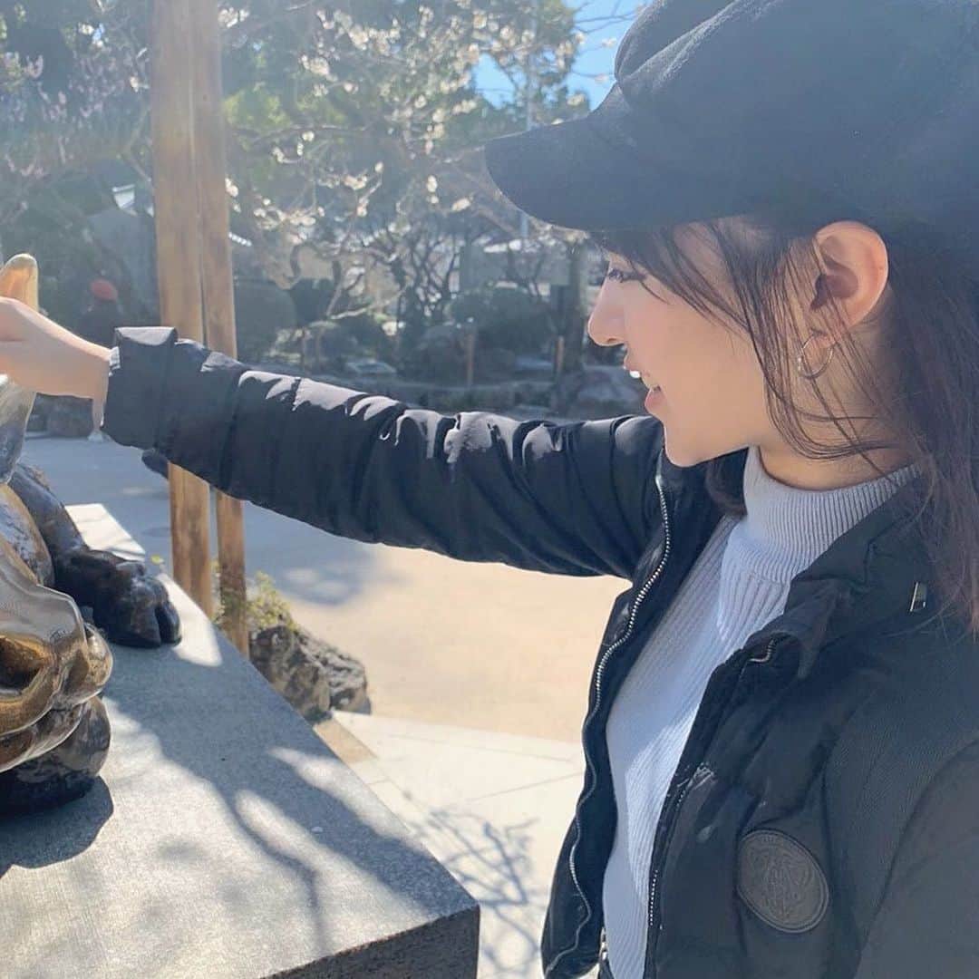 林桃絢美のインスタグラム：「・ こんばんは🌼 今日も1日お疲れ様です！ ・ 今年の夏は旅行に行けないなぁと思い、冬に行った旅行の写真を見返していました❣️ ・ そこで問題です💫 どこへ旅行に行った時の写真でしょう！ みなさんのお住みの場所の美味しいご飯と共に答えていただけると嬉しいです😊 ・ 本日も　#もなポチ　お願いします🌷 ・ ・ #日本女子大学コンテスト　#日本女子大学　#ミスコンテスト　 #旅行　#天満宮　#春休み」