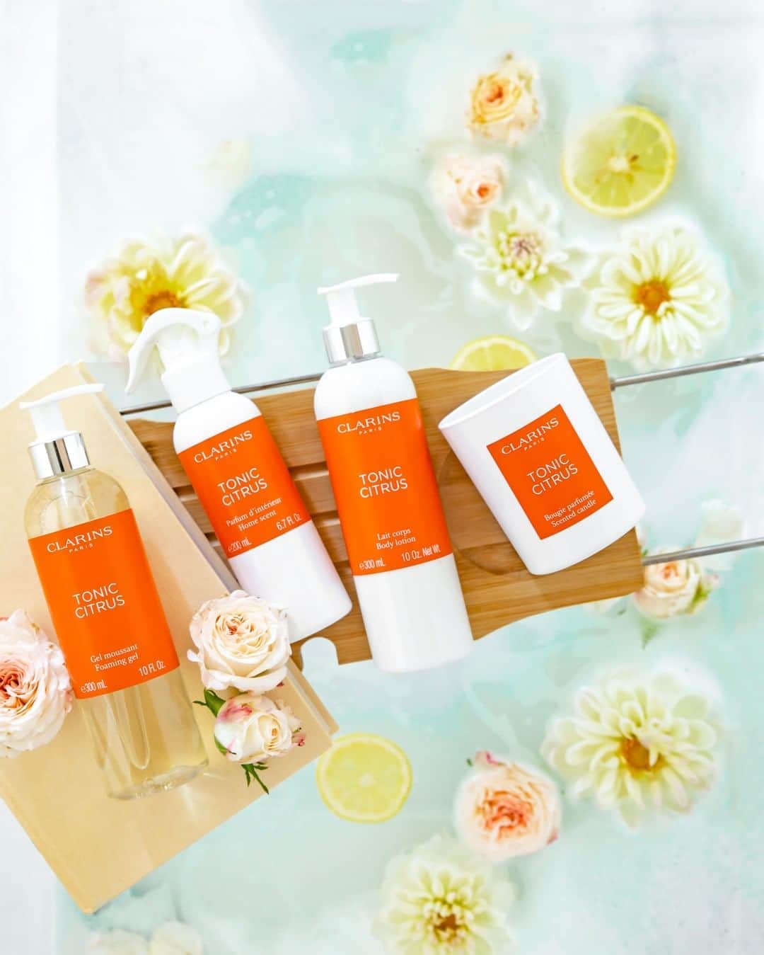 ClarinsUKさんのインスタグラム写真 - (ClarinsUKInstagram)「Create a personalised ambiance in your home with our Tonic Citrus Home Collection ✨  The fresh and uplifting fragrance creates a relaxed and uplifting atmosphere, invigorating and promoting a feeling of wellbeing and energy.  Exclusively available on Clarins.com 🍊  📸Image via @danibarrois」8月18日 19時01分 - clarinsuk