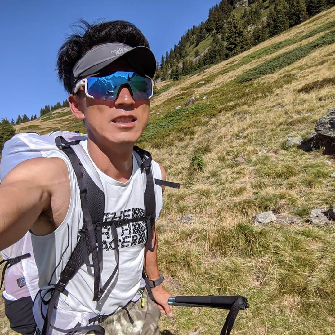 のインスタグラム：「家の裏山へ  #hikeandfly #aiguillettedeshouches #leshouches #chamonixvalley #thenorthface #sweetprotectionjapan」