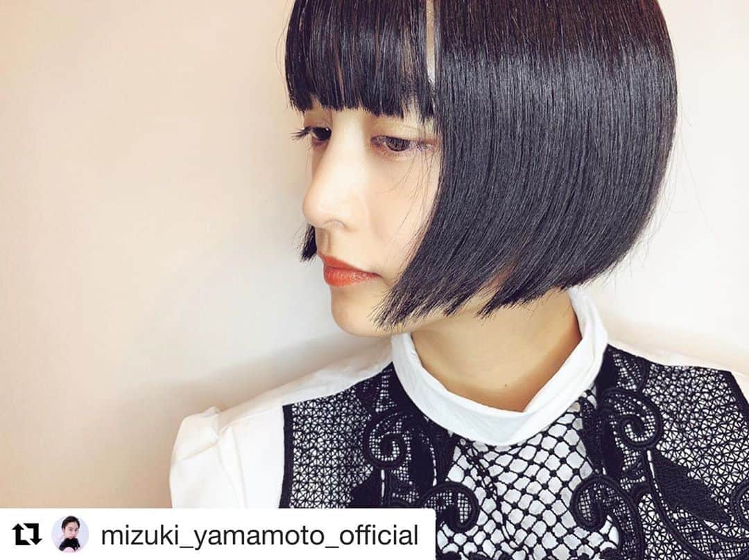 青木大輔のインスタグラム：「美月ちゃんの、幸せで大きな人生の節目の後に こんなにカッコイイ髪型を切らせてもらえたこと 自分にとってもかなり嬉しい！ … カットさせてもらうようになってから、いつかショートにしたいって美月ちゃんいつも言ってたし！ ほんと良かった〜 大満足×100 🙌🏽🙌🏽🙌🏽🙌🏽🙌🏽 @mizuki_yamamoto_official  @tiechel_official  @tiechel_press #girl #beauty  #cute #fashion  #bob #shorthair  #山本美月 #青木ダイスケ #daisukeaoki #tiechel」