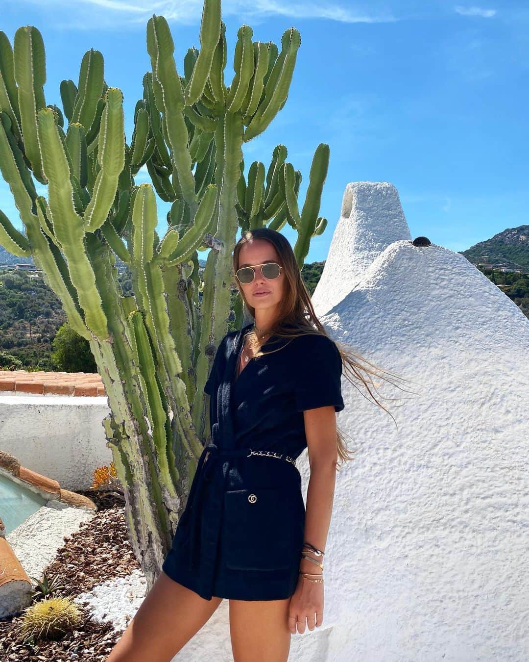 カルロッタ・オッディのインスタグラム：「🌵🤍 @chanelofficial」