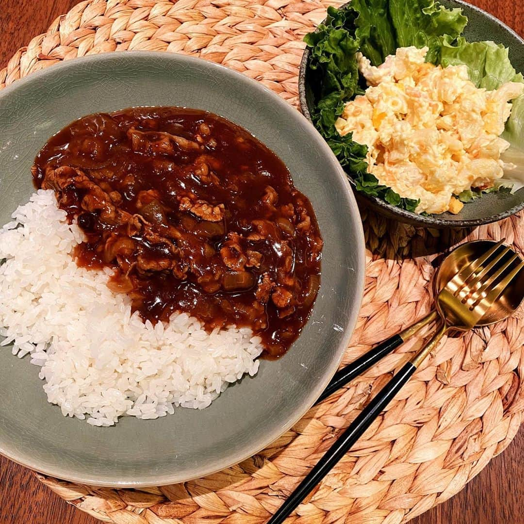 GENKINGの釜飯さんのインスタグラム写真 - (GENKINGの釜飯Instagram)「ハヤシライス🍛 #genkingkitchen #ハヤシライス #マカロニサラダ」8月18日 19時57分 - genkingkitchen