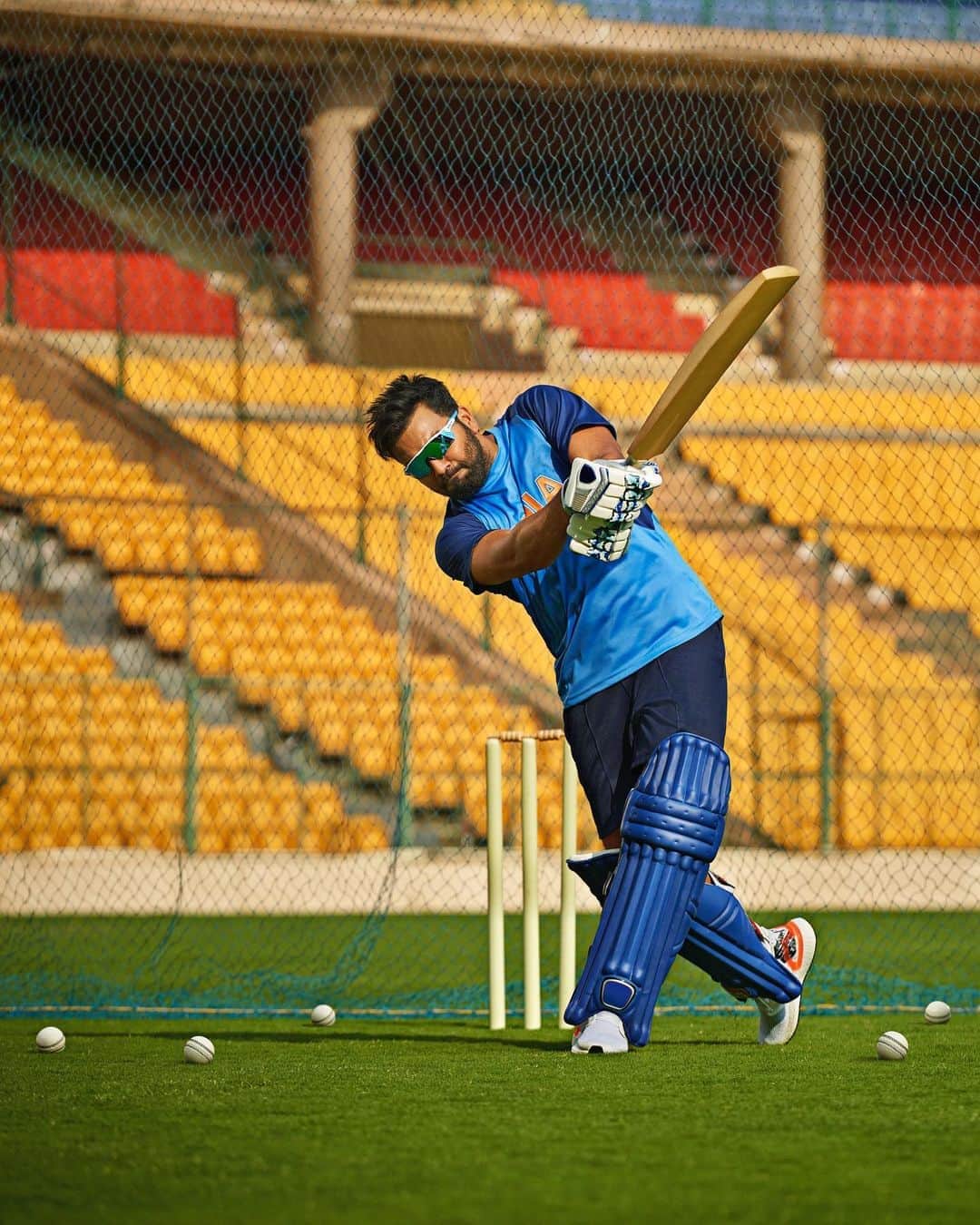OAKLEYのインスタグラム：「Love knows no boundaries. Welcome to the team @rohitsharma45. ❤️ #ForTheLoveOfSport #OneLove」