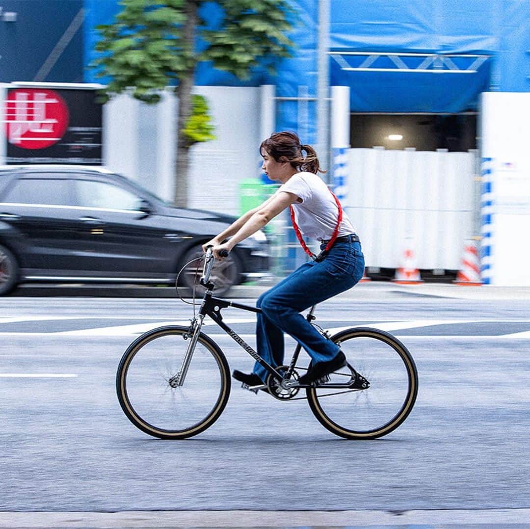 HOUYHNHNM／フイナムさんのインスタグラム写真 - (HOUYHNHNM／フイナムInstagram)「コロナ禍の影響で自転車需要が高まるいま、街ゆくヒップな人たちの自転車をスナップしてきました。  クロスバイクの街乗り仕様からオールドのロードバイク、さらにはカーボン製の変形フレームまで。これから自転車を買うよって方はぜひ参考までに！  https://www.houyhnhnm.jp/feature/375211/  #bicycle #snap #houyhnhnm #自転車 #スナップ #フイナム」8月18日 20時00分 - houyhnhnm_official