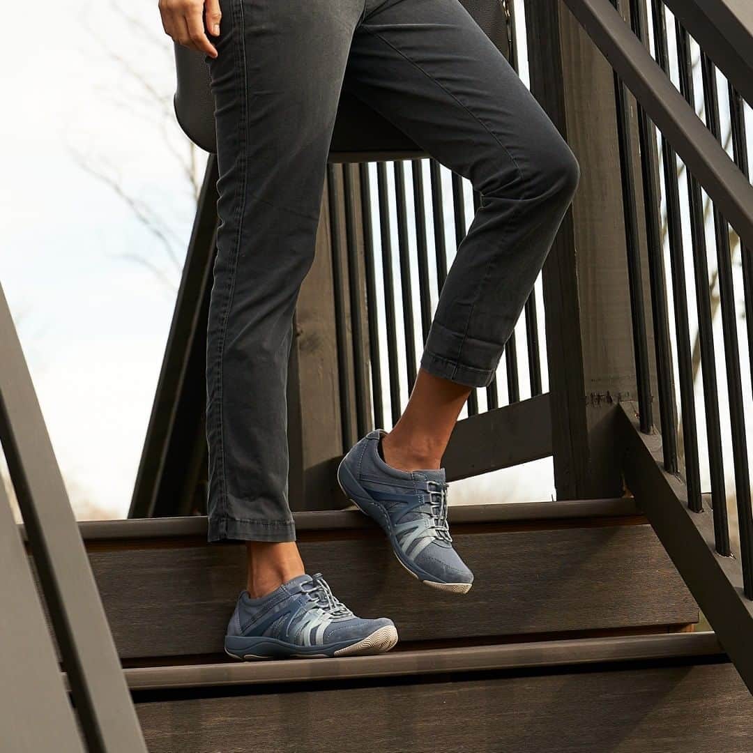 ダンスコのインスタグラム：「Color crush: denim. Shop Henriette on our website now.」
