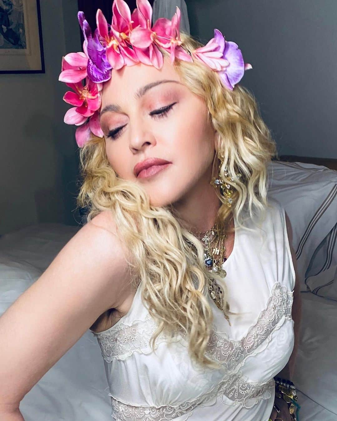 マドンナさんのインスタグラム写真 - (マドンナInstagram)「Thankful for my Children  on my Birthday and Every day -they are  full of ♥️, creativity, intelligence and🔥. #birthday #leo #family」8月19日 5時50分 - madonna