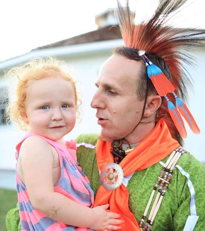 Grace Bonneyのインスタグラム：「Matika from @project_562 here. Today we are diving deeper into the work of @redcorn , starting with more on his background in his own words:  Ryan RedCorn @redcorn (Osage) was born in Tahlequah, Oklahoma into a family of preachers, salesmen and politicians which are all pretty much the same occupation. He is the ilonpa of Raymond and Elizabeth RedCorn, and the object of jealousy from his three younger brothers Jon, Alex and Studebaker, who between them have three masters degrees and two PhD’s. Ryan, however, took 6 and half years to get an art degree in visual communications from the University of Kansas.   To the surprise of many, Ryan has been able translate his education, his ilonpa entitlement, and his family lineage into something some people think is valuable. Sometimes people laugh at him for co-founding the Indigenous comedy troupe, the 1491s, and Buffalo Nickel Creative ad agency, but he’s ok with that.   He recently woke one morning and realized he was married and had three daughters. He remarked, “I live a crazy life” and completed an MFA in screenwriting program to test his capacity for stress. Ryan is a multifaceted artist and we encourage you to see more of his work at http://www.buffalonickelcreative.com/」