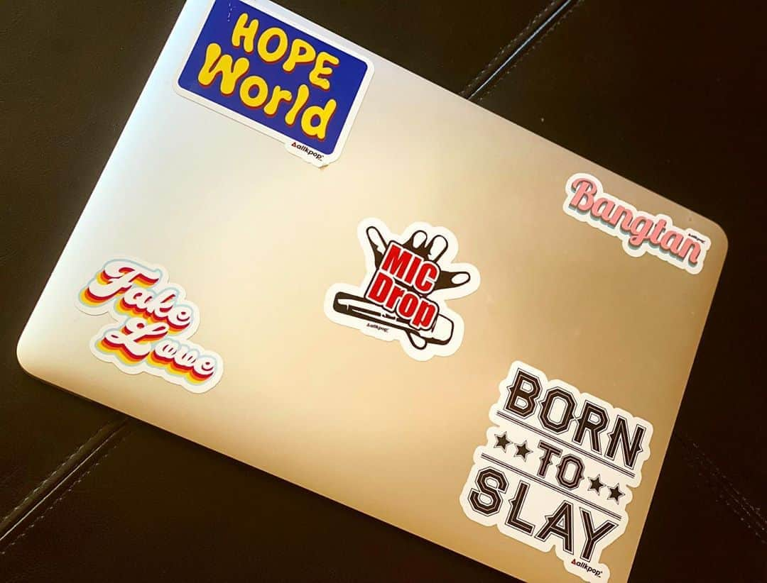 allkpopTHESHOPさんのインスタグラム写真 - (allkpopTHESHOPInstagram)「How to decorate your laptop: Step 1: BTS stickers 🤗」8月19日 6時45分 - allkpoptheshop