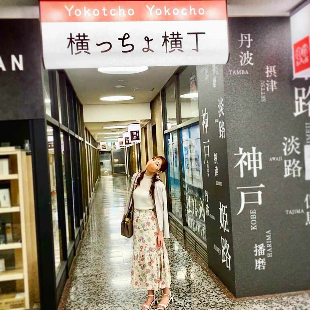 横町ももこさんのインスタグラム写真 - (横町ももこInstagram)「💖 . たまたま通りかかったけど勝手にアットホームな感じがした🥰 . . #横っちょ横丁 #横町横丁  #いきなりマリッジ4 #いきなりマリッジ #いきマリ #AbemaTV #アベマTV #恋愛リアリティーショー #交際0日婚 #結婚 #婚活 #婚活バラエティー #こじらせアラサー令嬢 #こじらせアラサー #アラサー女子 #レースクイーン #モデル #横町ももこ #ヨウタモモコ」8月18日 21時50分 - momochadayo