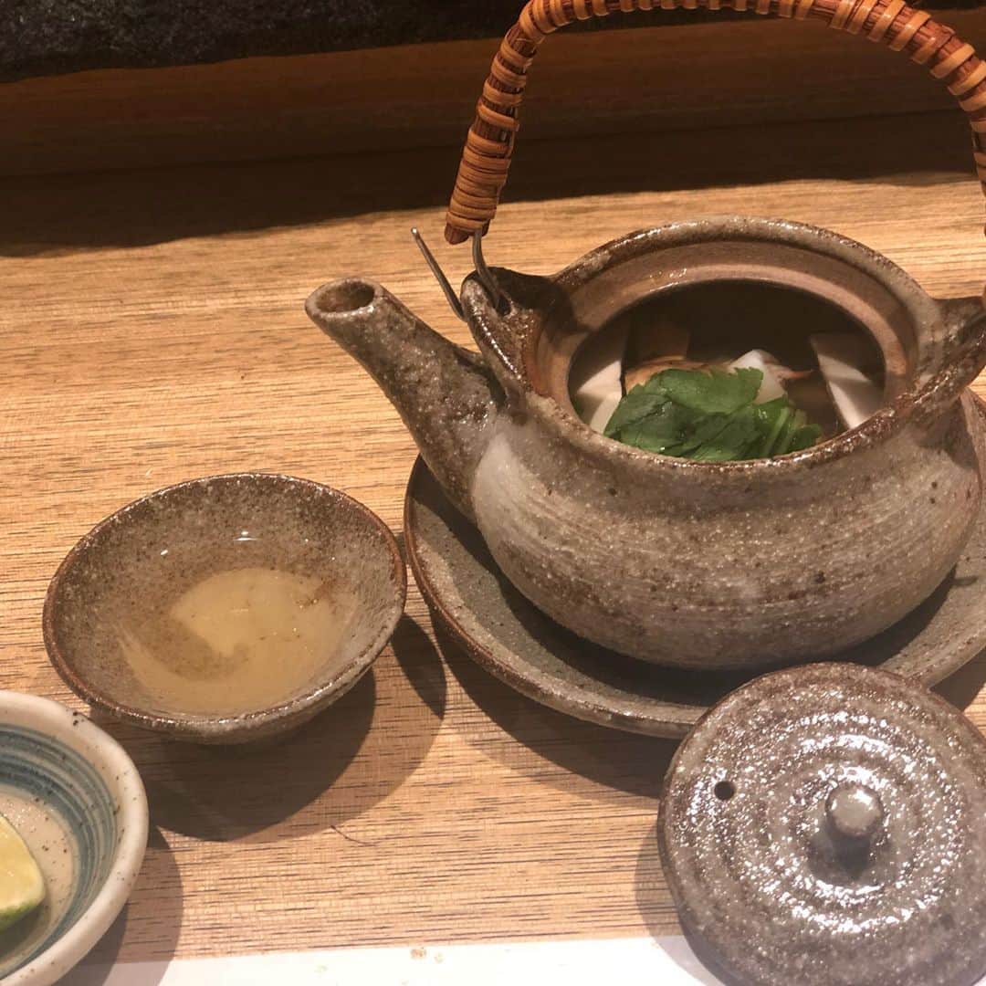 三浦瑠麗さんのインスタグラム写真 - (三浦瑠麗Instagram)「きょうのまぐろも美味しかったなー。渡哲也さんを偲ぶ特別な松竹梅。今年初の土瓶蒸し🌟」8月18日 22時05分 - lullymiura