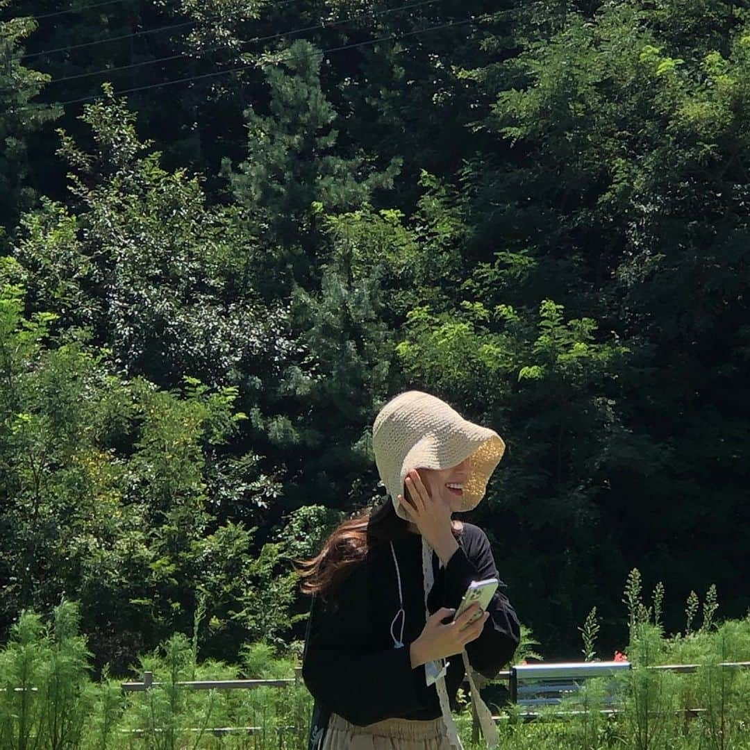 ユン・ジンソルのインスタグラム：「🌳초록색 고성🌲 #독립영화#레이디」