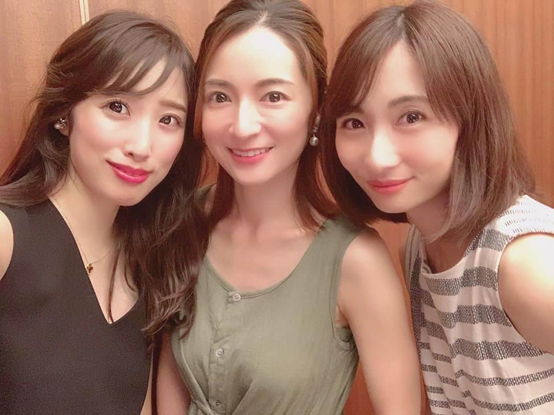 吉田早織のインスタグラム：「・﻿ 久しぶりに会えた♡﻿ ﻿ @watanabe_mayuko ﻿ @chiharukoshiba ﻿ ﻿ ﻿ まだ生後2ヶ月の真由子ちゃんbaby👶﻿ ﻿ 娘が焼きもちを焼くので一瞬だったけど﻿ 抱っこできて良かった💕﻿ ﻿ ﻿ ﻿ 娘は動きたい盛りでいたずら大好きなので﻿ 個室のありがたさが身に染みた日でした😂﻿ ﻿ ﻿ ﻿ ﻿ ﻿ ﻿ ﻿ ﻿ #ランチ #ママ会 #銀座  #子連れランチ」