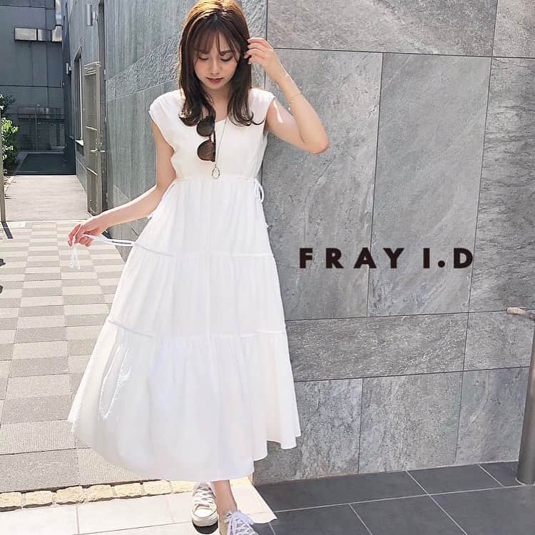 Tomoさんのインスタグラム写真 Tomoinstagram 私服 夏といえば 白のワンピース 形も可愛いし素材もめちゃめちゃ良い 是非参考にしてください 私服詳細 One Piece Frayid ギャザーティアードワンピース