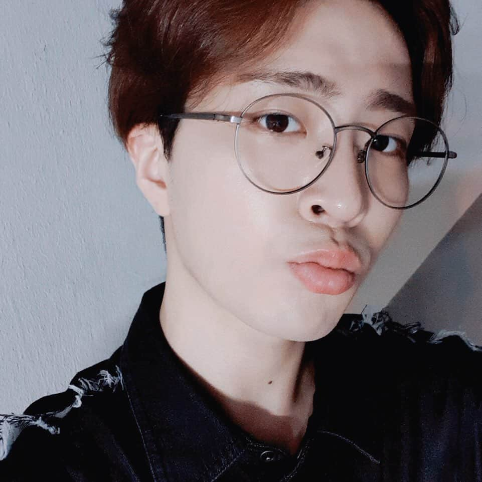 GOT7のインスタグラム：「아가새도 말해 🌙디가 좋다구 좋다구🎵  #GOT7 #갓세븐 #Youngjae #영재 #IGOT7 #아가새 #💚 #🐥」