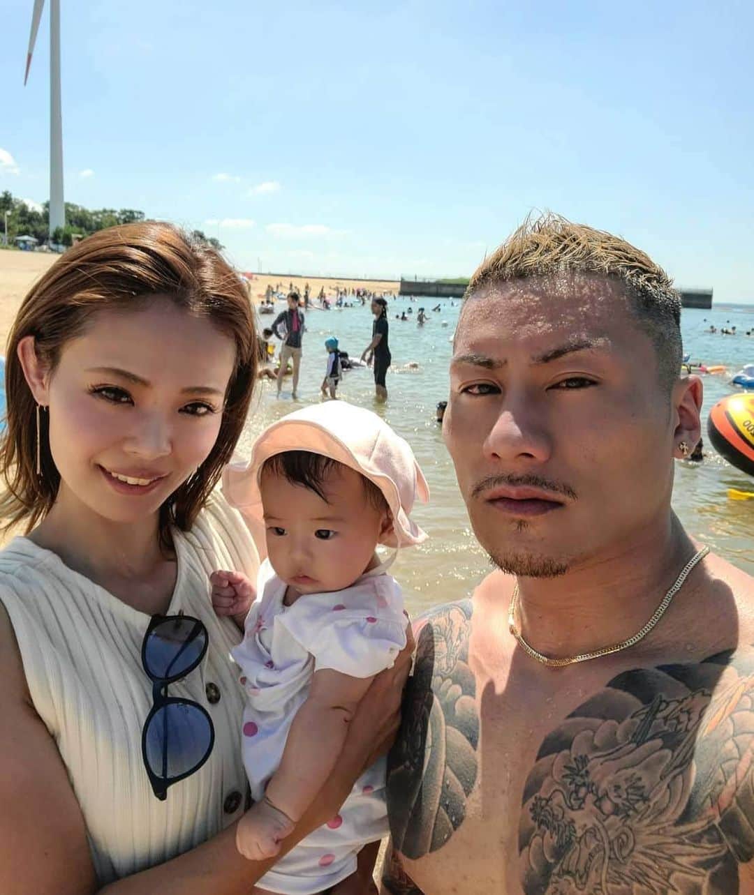 中村直輝さんのインスタグラム写真 - (中村直輝Instagram)「#夏#海#家族#ビーチ#夏休み#なつのおもいで  #お盆  僕のアンチはいいですが、家族はアンチしないで下さい。」8月18日 22時42分 - _naokinakamura_