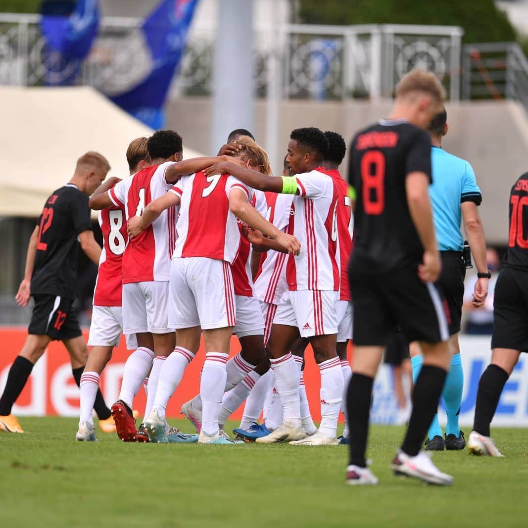 UEFA.comさんのインスタグラム写真 - (UEFA.comInstagram)「Ajax strike first through Christian Rasmussen - any way back for Midtjylland in the #UYL quarter-finals? ⚽」8月18日 22時55分 - uefacom