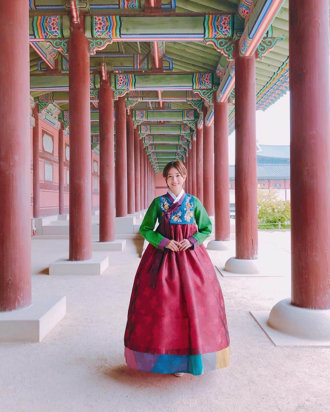 伊藤千晃さんのインスタグラム写真 - (伊藤千晃Instagram)「整理していたボックスから、﻿ いい色だなぁ〜と見つけたリップは韓国のものだった‼︎﻿ ﻿ 去年CHEERSのみんなと行った韓国旅行を思い出しちゃったよ♡ ﻿ あぁ、また行きたいねぇ✈︎﻿ ﻿ #リップ﻿ #韓国﻿ #チマチョゴリ #懐かしい」8月18日 23時02分 - kikichiaki