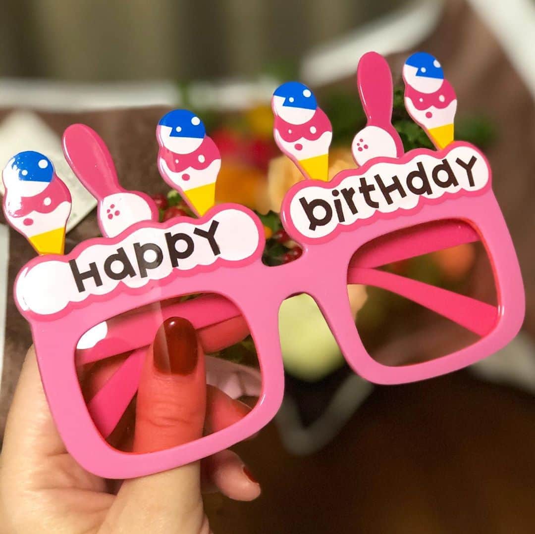 進藤やす子さんのインスタグラム写真 - (進藤やす子Instagram)「✳︎ #やるき で誕生日祝いしてもらった〜❣️ . いつも居心地のいい #スナック芦ノ湖 会😆  4年前はオリンピック観戦合宿もしたよね〜笑！ . 全部美味しかった食事のことは次の投稿で🤗 . . #誕生日プレゼント #ありがとう❤️  #新中野 #新中野グルメ #やるき」8月18日 23時09分 - yasukoshindo