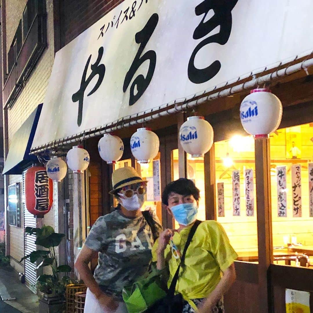 進藤やす子さんのインスタグラム写真 - (進藤やす子Instagram)「✳︎ #やるき で誕生日祝いしてもらった〜❣️ . いつも居心地のいい #スナック芦ノ湖 会😆  4年前はオリンピック観戦合宿もしたよね〜笑！ . 全部美味しかった食事のことは次の投稿で🤗 . . #誕生日プレゼント #ありがとう❤️  #新中野 #新中野グルメ #やるき」8月18日 23時09分 - yasukoshindo