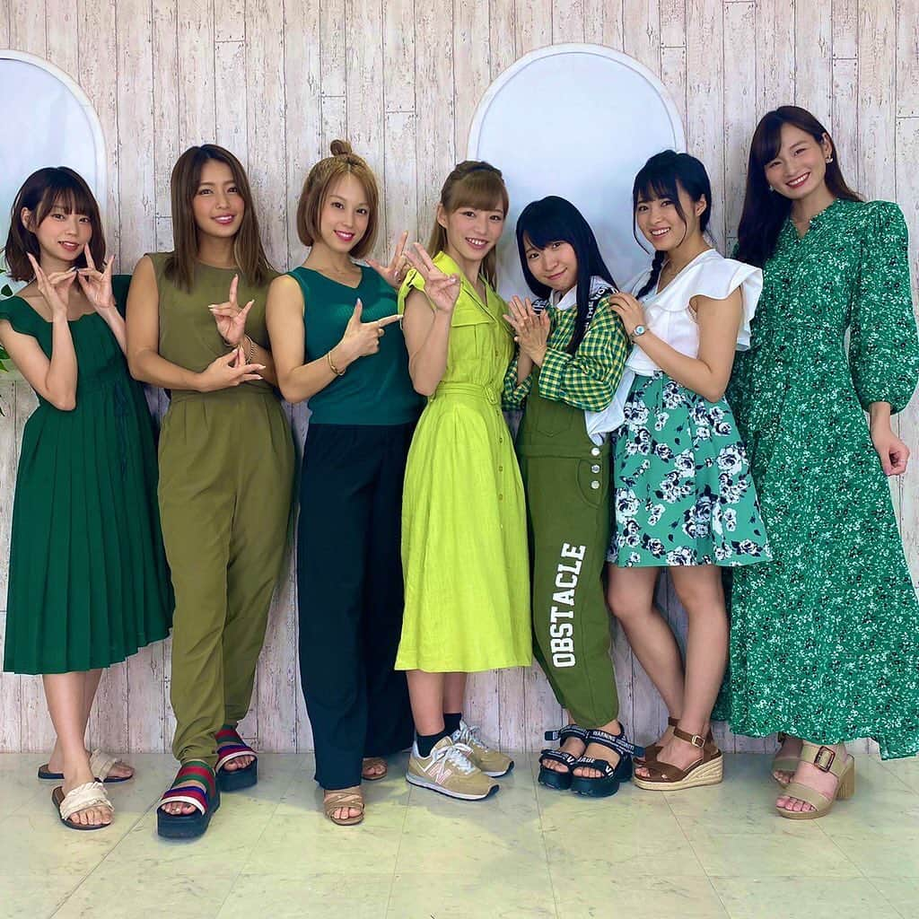 橋本梨菜さんのインスタグラム写真 - (橋本梨菜Instagram)「こんこん深掘り配信〜💚💚 皆様ご覧いただきありがとうございました😊💚私はカーキのセットアップにGUCCIのサンダルでした〜 久しぶりにGUCCIのサンダルはいたら すんごい靴ずれして裸足で帰りたかった。お疲れ様でした笑 次は土曜日ライブ配信🎤 チェキのご予約はsherbetのTwitterからどうぞっ☺️✌︎」8月18日 23時13分 - hashimoto_rina_