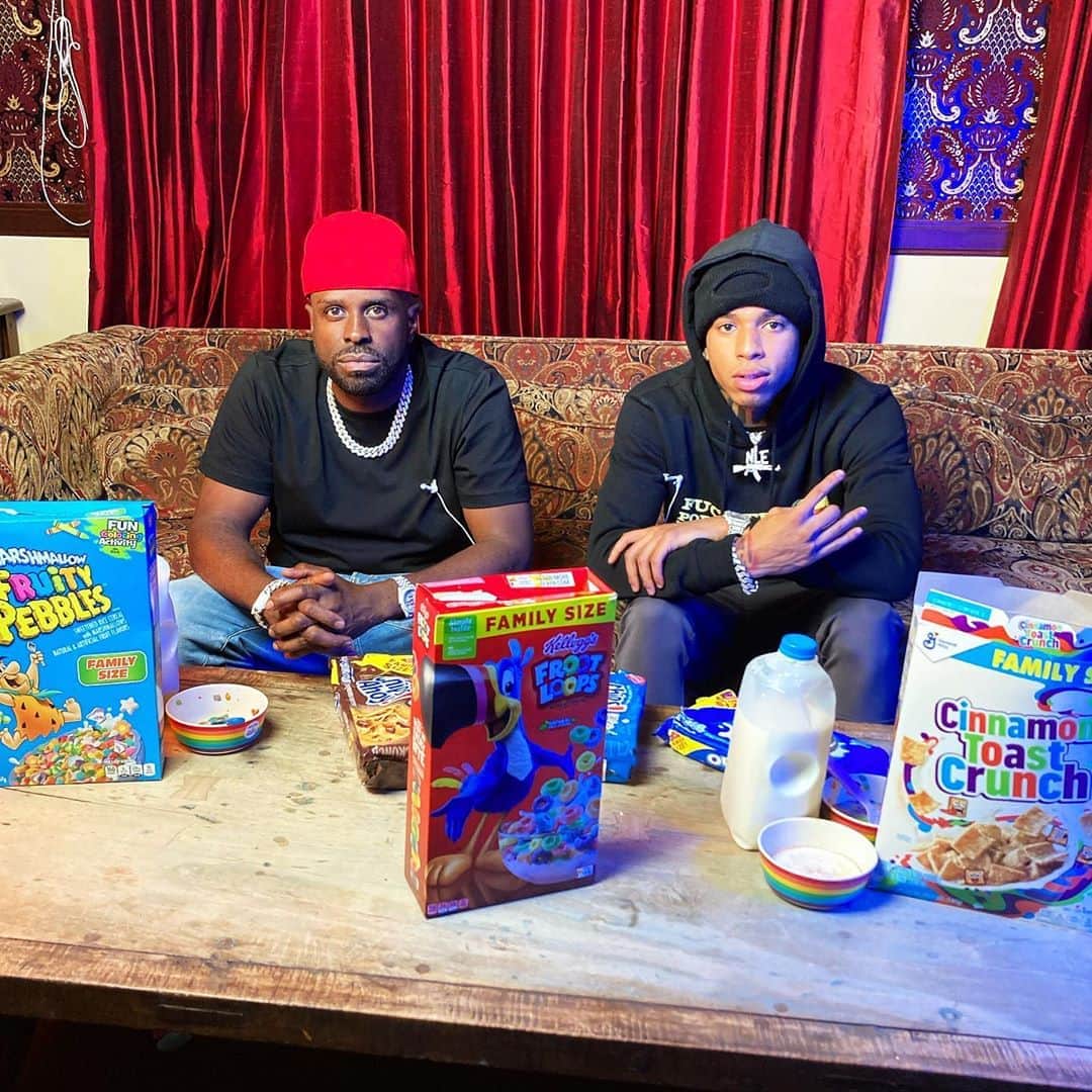 ファンクマスター・フレックスのインスタグラム：「NEW SERIES! #WeAboutThatCerealBruh !!!! YouTube / FunkFlex!!! Lyor/Kelly we rolling! Pow! Cereal + Your favorite celebrities!!! Never thought eating cereal could be so much fun! 🤷🏾‍♂️🎥 #WeAboutThatCerealBruh0002  Artist: @nlechoppamusic  Location: @nrgrecording  Label: @warnermusic  Producer: @tatwza  🎥 : @willdrey  Food: @elpolloloco  Cereal: @kelloggsus  @generalmillscereal  @post_cereals  Milk: @dairypure  Diarrhea Prevention: @lactaid / @tumsofficial / @peptobismol_us  Water: @polandspringwtr  Liquor: @ciroc  Sounds: @jblaudio  Transportation: @dodge Mask: @officialmopar  Hat: @neweracap / @planes  Sneakers: @nike / @supremenewyork AirForce Flex Jewlery: @tajiadiamonds  Cookies: @chipsahoy  Barber: @fade2famous  Hand Sanitizer: @gunitbrands / @50cent #WeAboutThatCerealBruh0002」