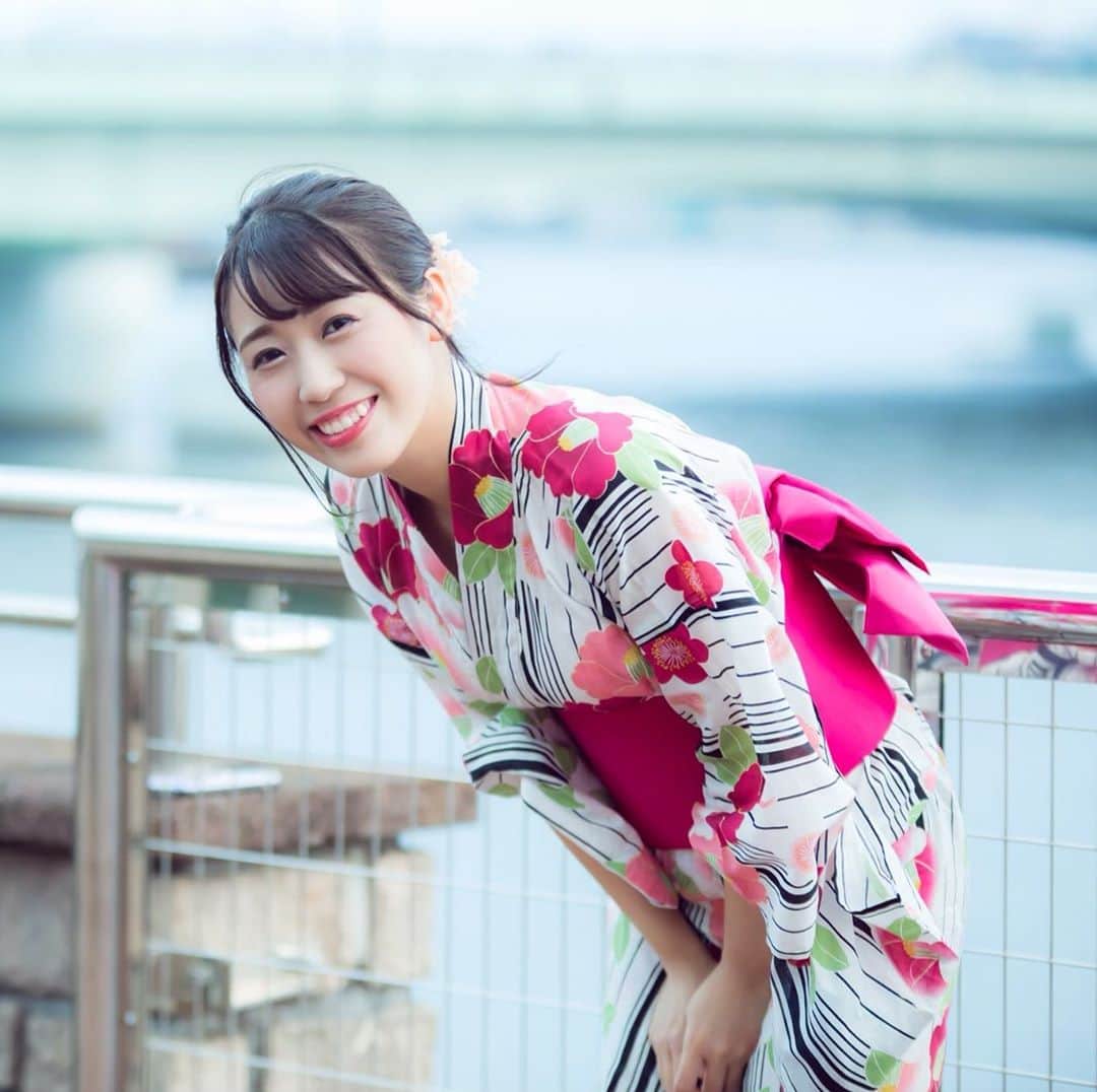 のインスタグラム：「2020年は 浴衣を着る機会もほぼなかったなぁ😢 ・ でも撮影会で着て写真におさめてもらえてよかった😊👏 ・ ・ #浴衣 #撮影会 #お台場 #水の広場公園 #ゆかた #浴衣女子 #楠木まゆ」