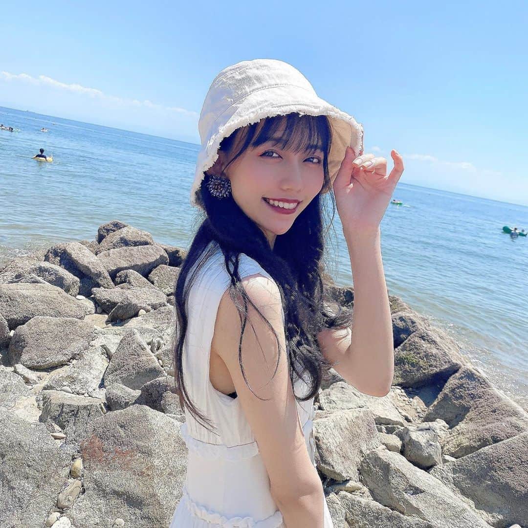 野島樺乃のインスタグラム：「夏苦手な癖に、夏大好き人間かのように 夏を楽しんでる、なんでも楽しむことが1番🐣 . . . #夏 #夏コーデ #海 #美浜 #内海」