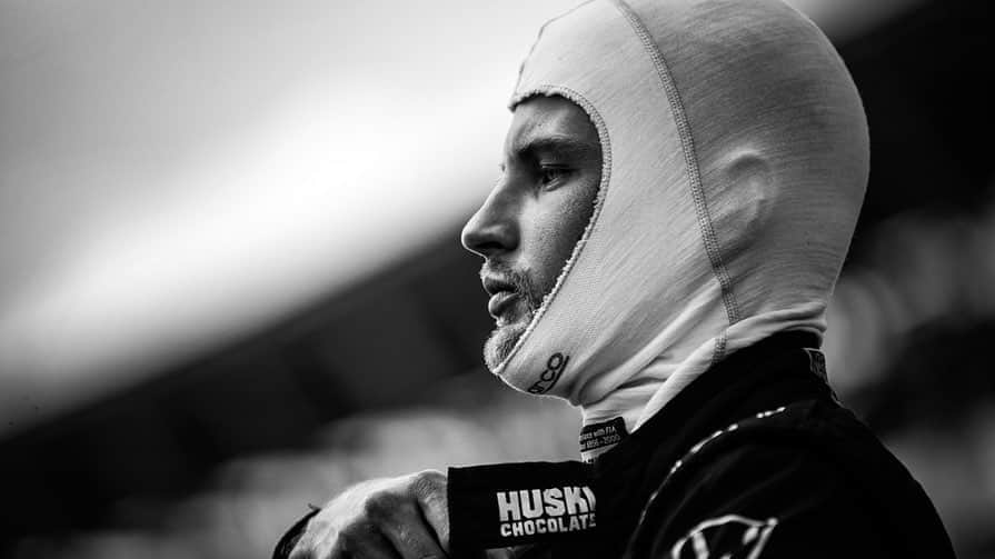 マーカス・エリクソンのインスタグラム：「Counting down the days... #ME8 #INDY500 #INDYCAR」