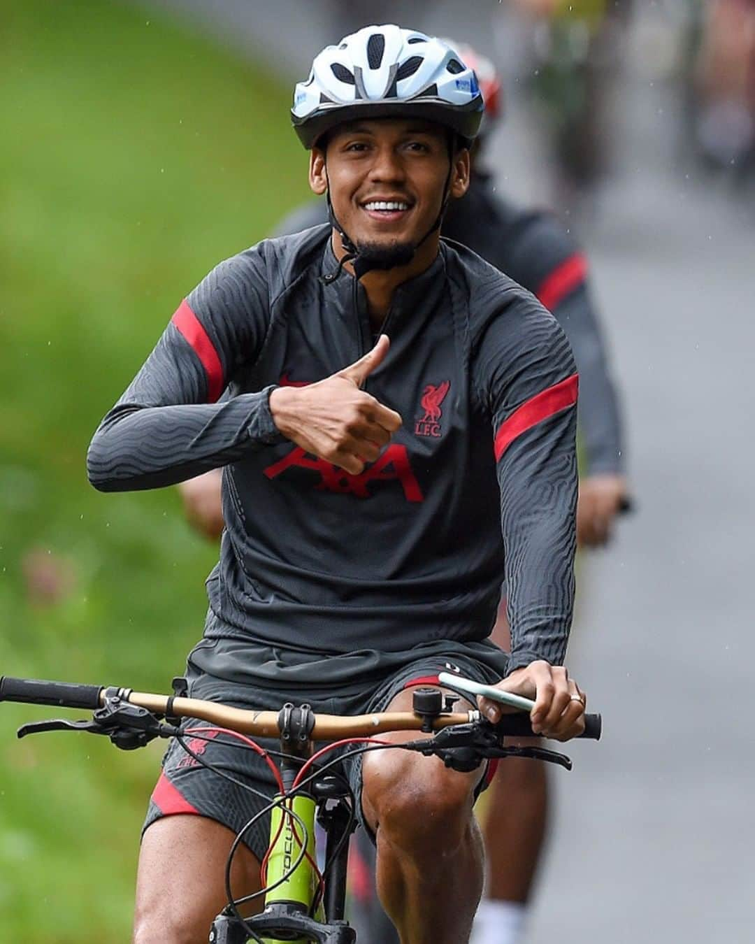 リヴァプールFCさんのインスタグラム写真 - (リヴァプールFCInstagram)「🇧🇷 on 🚴‍♂️ ➡️」8月19日 0時02分 - liverpoolfc