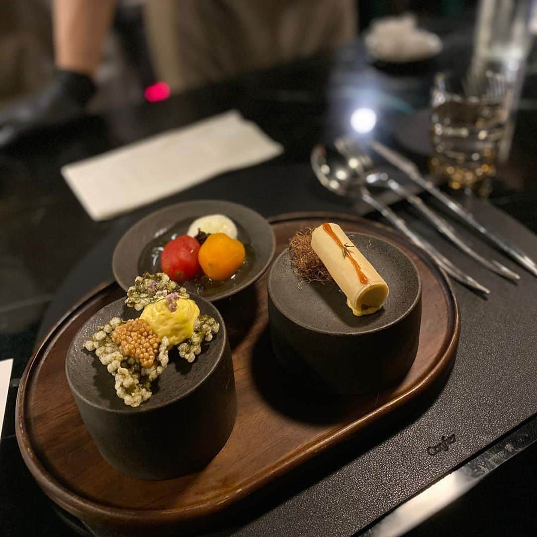 COCO さんのインスタグラム写真 - (COCO Instagram)「i ate art ◡̈  맛있는 작품 🙌🏻 . . #콘피에르 #도산공원맛집」8月19日 0時11分 - rilaccoco