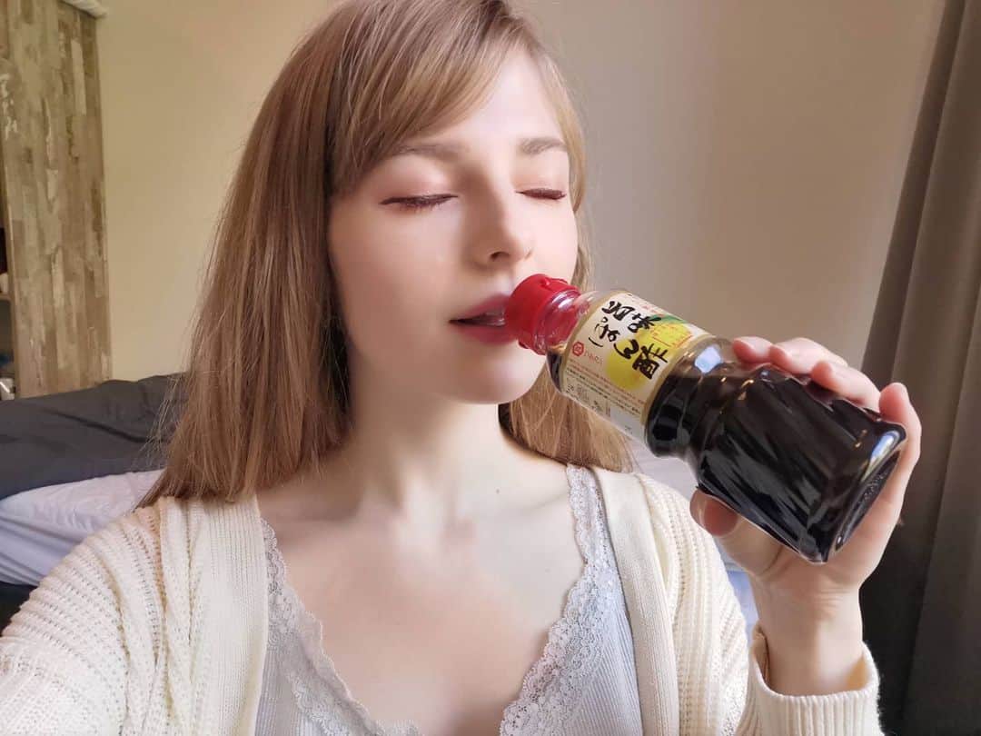 Ella Freyaのインスタグラム：「Something I have in common with @violapolt  #ポン酢」