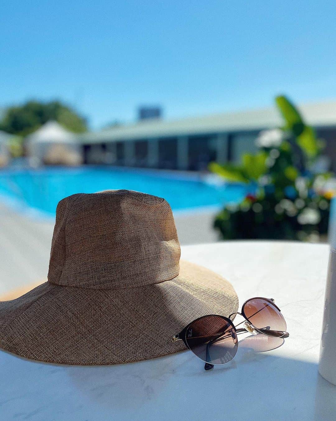 中野英菜のインスタグラム：「東京から出ずに密も避けつつ夏できました🏝そして、今日来年の夏の話を社長としててただただテンションが上がりました…！お仕事頑張るぞーーー！ #夏の思い出 #プール #夏 #summer #pool #japan #tokyo #happy #holiday #enjoy」