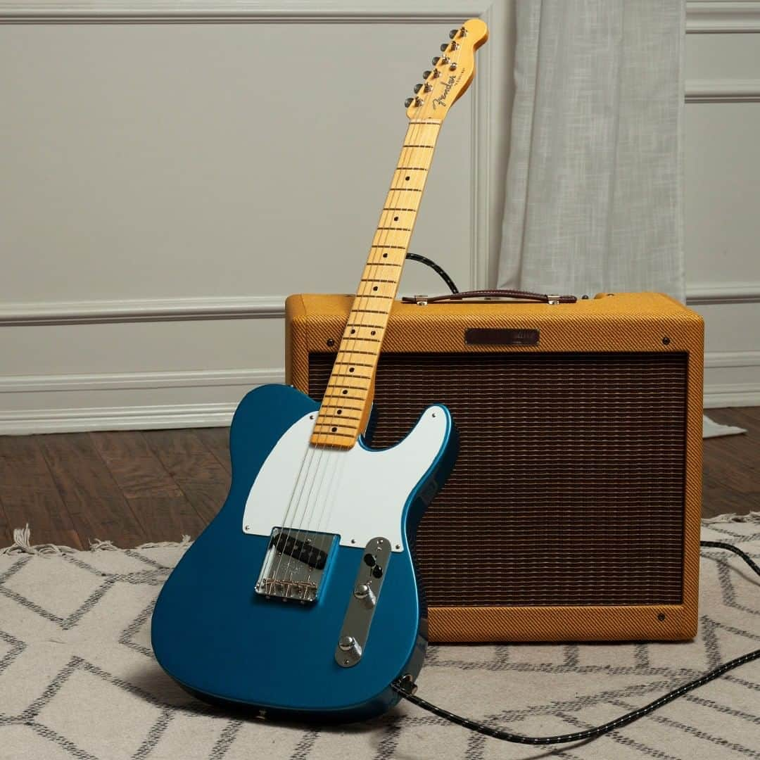 Fender Guitarさんのインスタグラム写真 - (Fender GuitarInstagram)「In 1950, Fender debuted the Esquire, which laid the groundwork for all solid-body electric guitars to follow. Today, we're proud to introduce the 70th Anniversary Esquire, featuring a roasted pine body, thick “U”-shaped neck and Tim Shaw-designed Esquire bridge pickup inspired by the original. Learn more about this limited-edition model via link in bio.」8月19日 1時00分 - fender