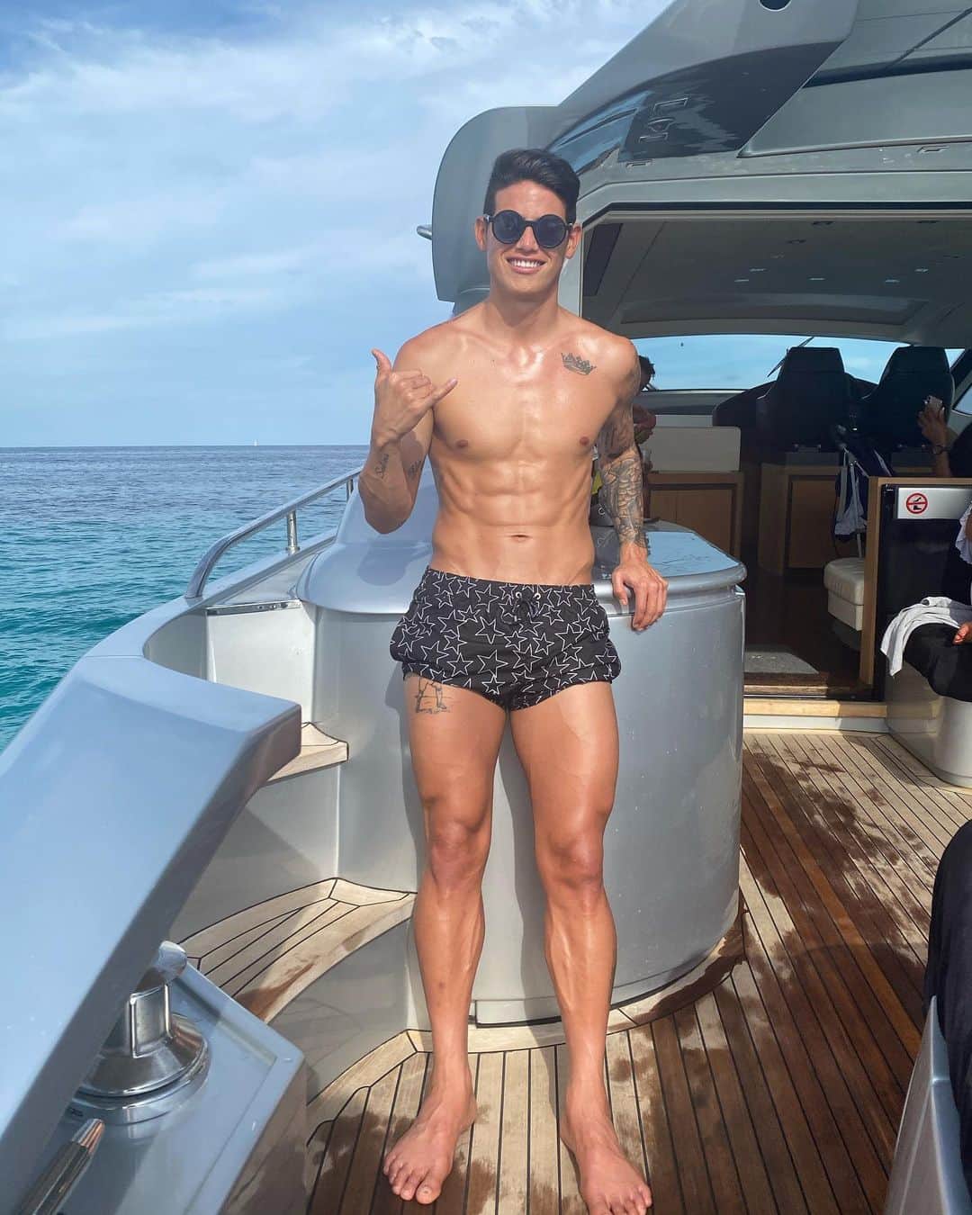 ハメス・ロドリゲスのインスタグラム：「🤙🏼 😎」