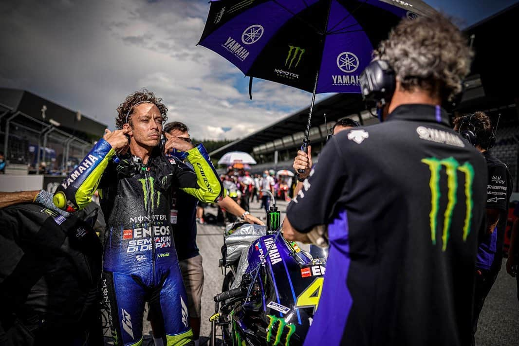 バレンティーノ・ロッシさんのインスタグラム写真 - (バレンティーノ・ロッシInstagram)「Red Bull Ring,Austria Sunday,MotoGp Race  📸 @falex79 @gigisoldano」8月19日 0時58分 - valeyellow46