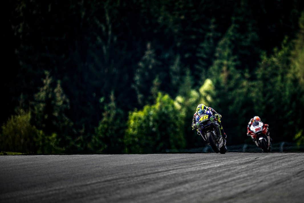 バレンティーノ・ロッシさんのインスタグラム写真 - (バレンティーノ・ロッシInstagram)「Red Bull Ring,Austria Sunday,MotoGp Race  📸 @falex79 @gigisoldano」8月19日 0時58分 - valeyellow46