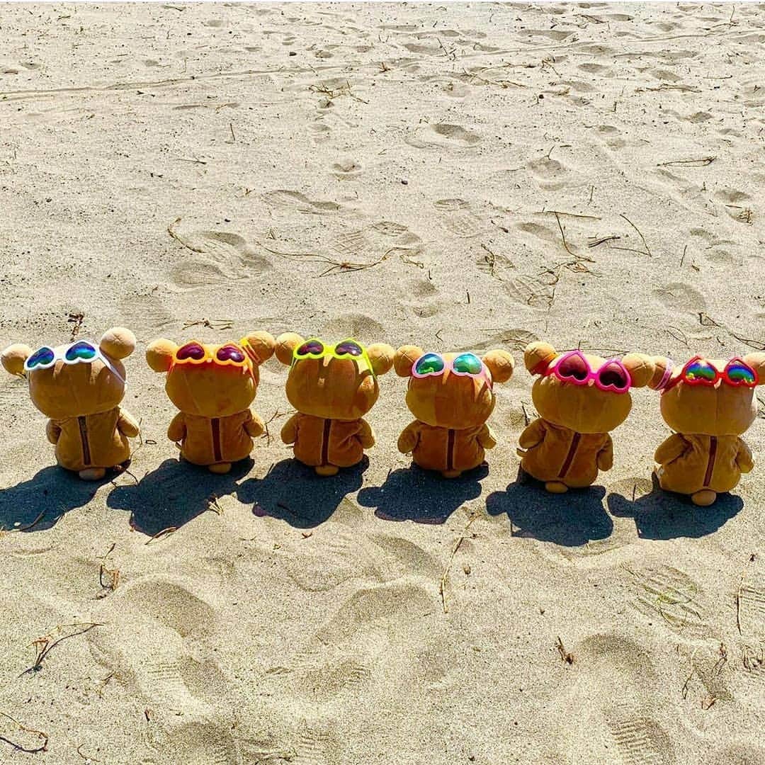 Rilakkuma US（リラックマ）さんのインスタグラム写真 - (Rilakkuma US（リラックマ）Instagram)「Rilakkuma is enjoying the last few days of summer! We hope you are all relaxing and staying cool! Pics by @moochankumachan  . . . #rilakkumaus #rilakkuma #beach  #plush #kawaii #リラックマ #サンエックス」8月19日 1時08分 - rilakkumaus