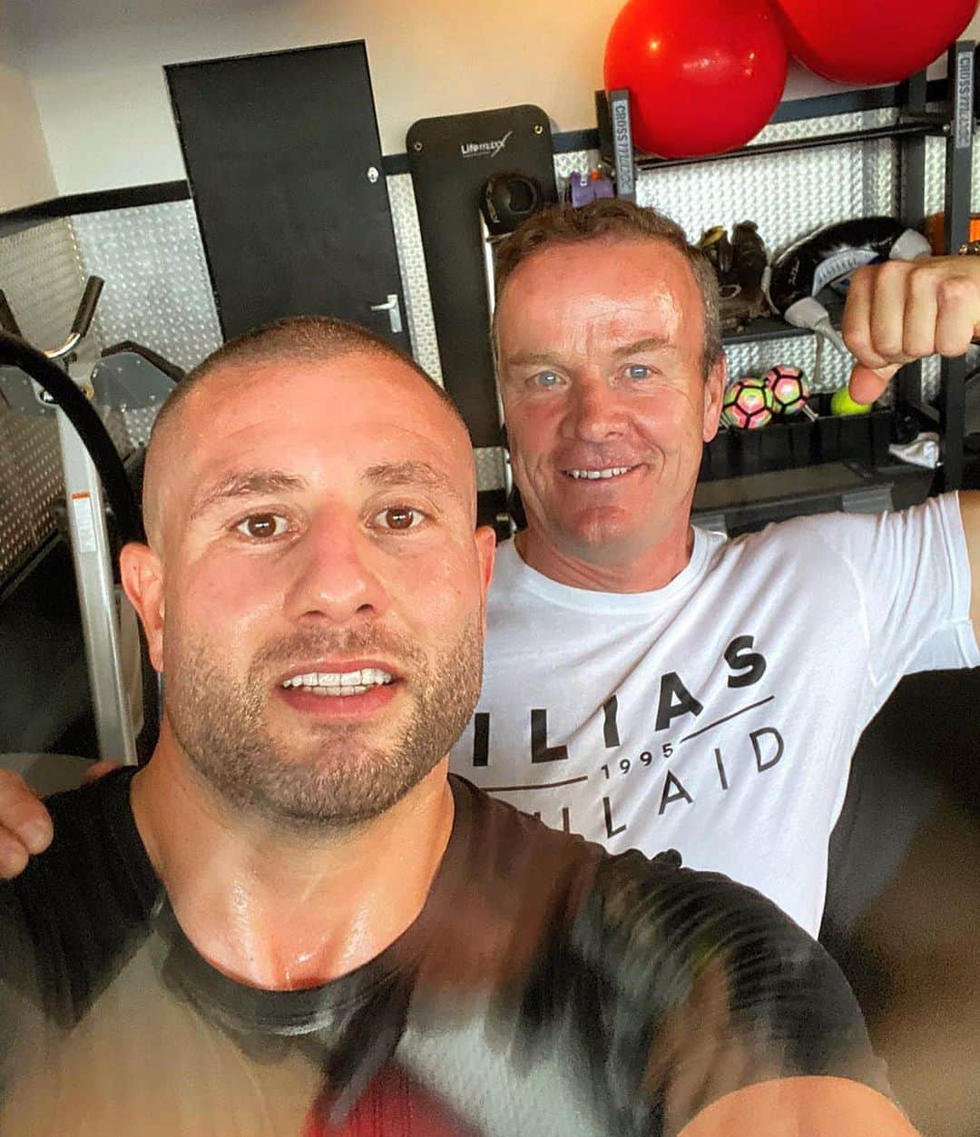 グーカン・サキのインスタグラム：「A day at the office @hanskroon2」