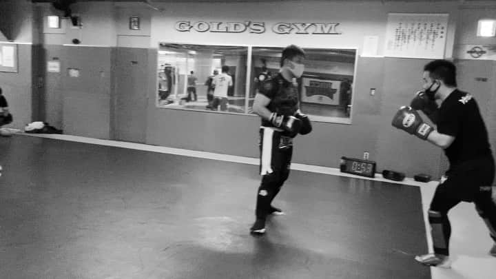 のインスタグラム：「AACC MMA HQ GOLD'SGYM South Tokyo Annex  今日も楽しく激しくみんな頑張りました😁👍🏻 楽しく！激しく！格闘技やりませんか⁈ 仲間募集中‼️  AACC MMA Omori, everyone is fun MMA training. If you want Martial arts, please join AACC!  #aacc #aaccmma #aacc大森 #aacc女子部 #総合格闘技 #mma #グラップリング #grappling #柔術 #jiujitsu #キックボクシング #kickboxing #レスリング #wrestling #仲間募集中 #無料体験できます #ココロとカラダを強くする #みんなで格闘技は楽しい #格闘技をやろう」